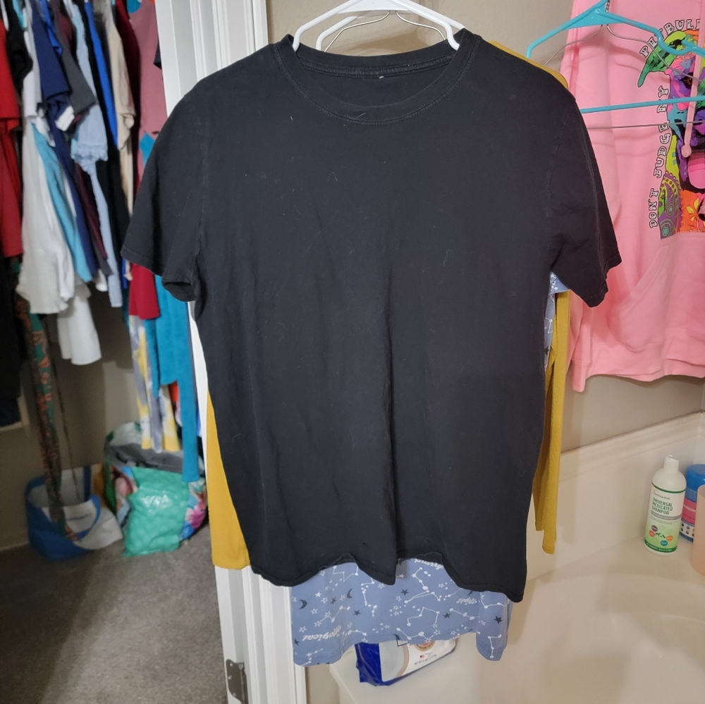 Black plain t shirt